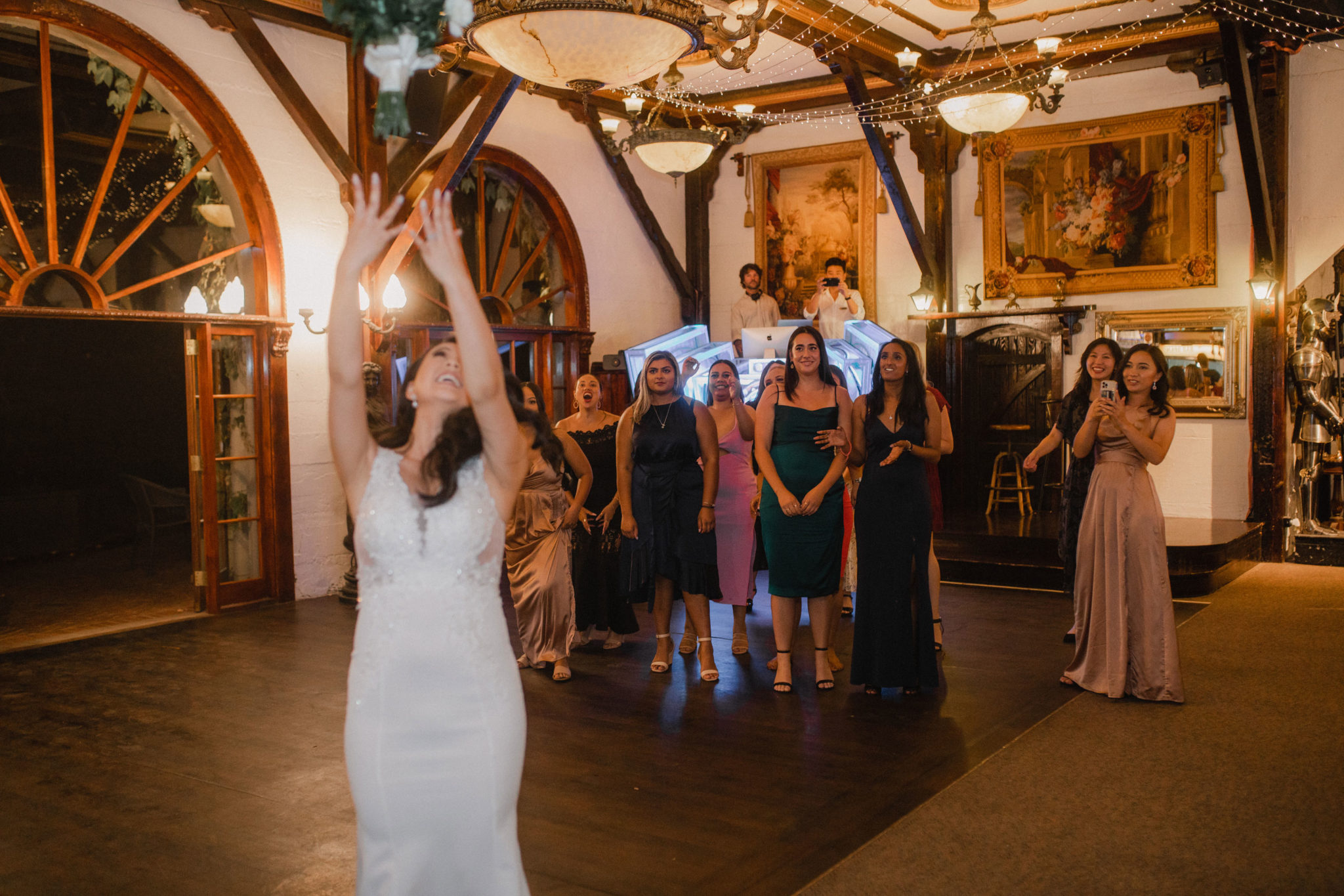 wedding bouquet toss