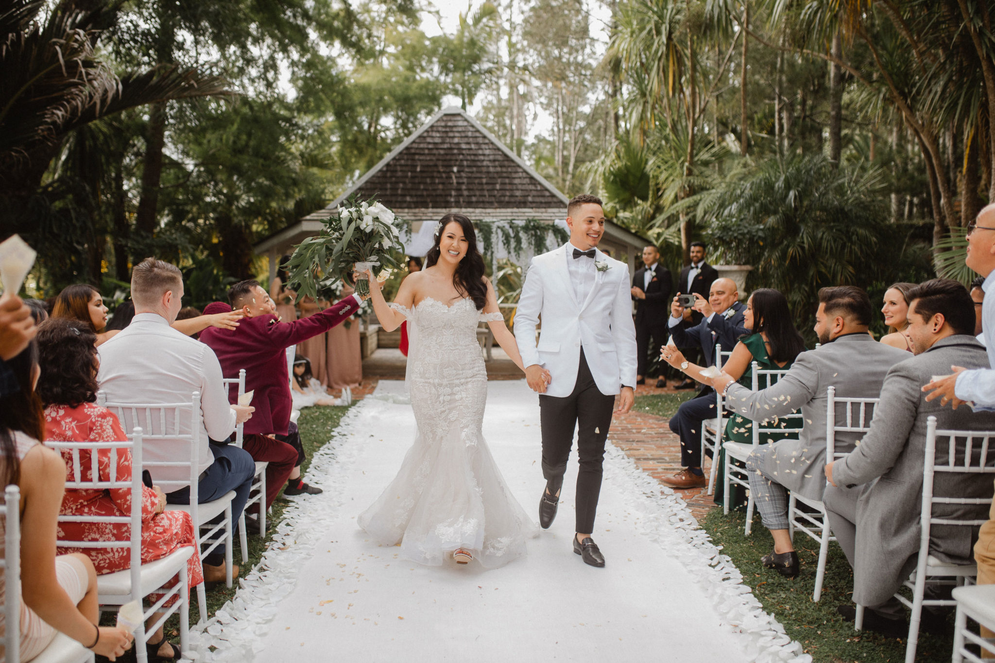 bride and groom recessional settlers manor