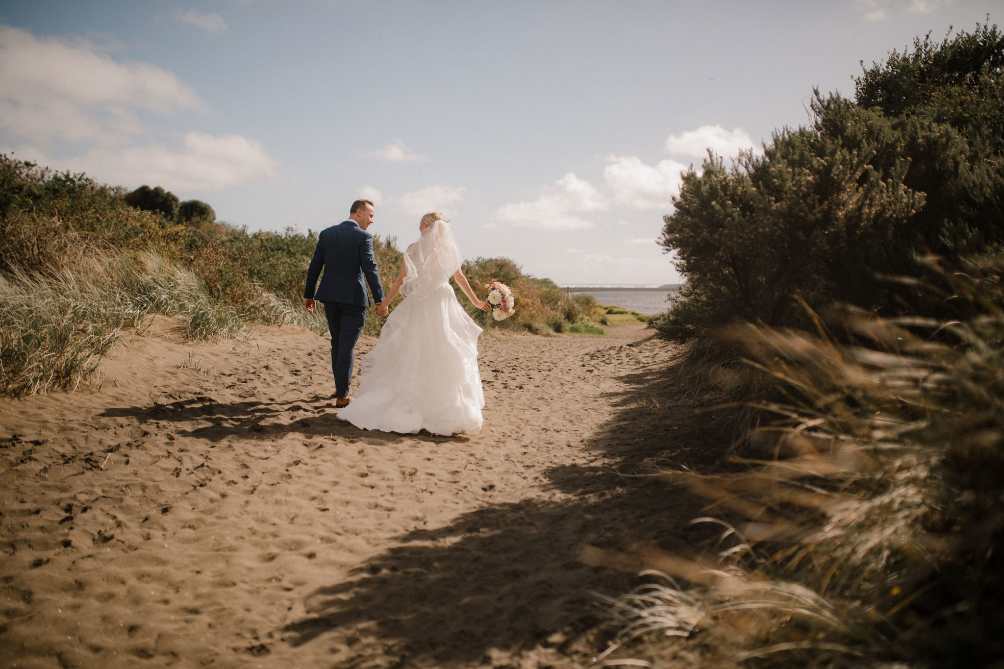 auckland bethells beach wedding photo
