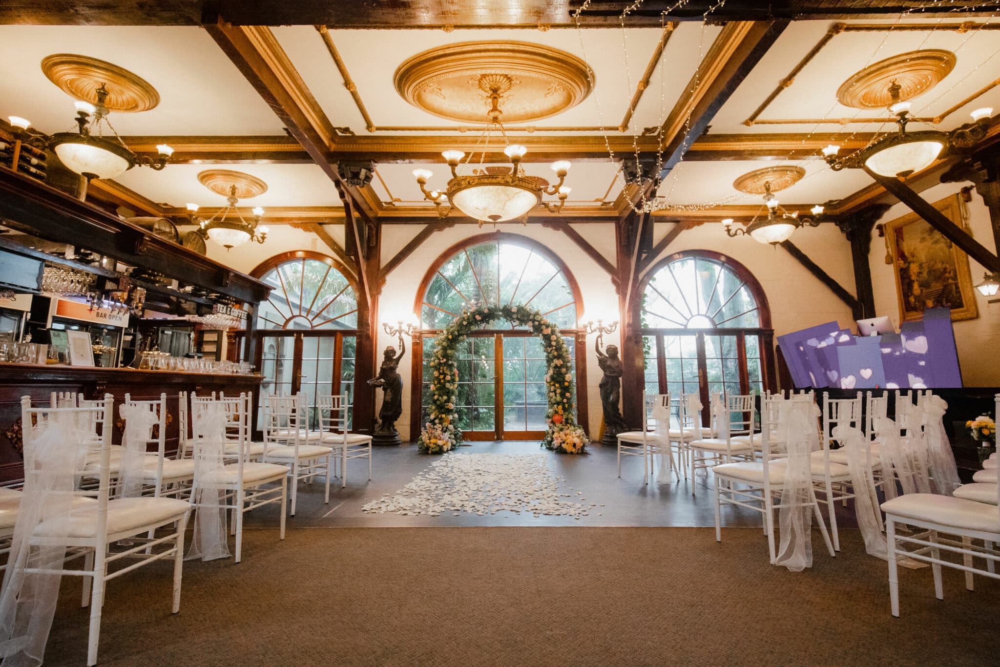 settlers country manor indoor ceremony